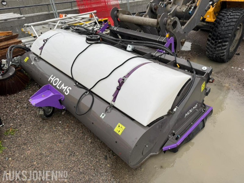 Holms PL-2,5 | 250cm feiemaskin / kost med BM-feste, fjernstyring, sidebørste, vanntåke, lite brukt! - Attachment for Construction machinery: picture 1 Holms PL-2,5 | 250cm feiemaskin / kost med BM-feste, fjernstyring, sidebørste, vanntåke, lite brukt! - Attachment for Construction machinery: picture 1