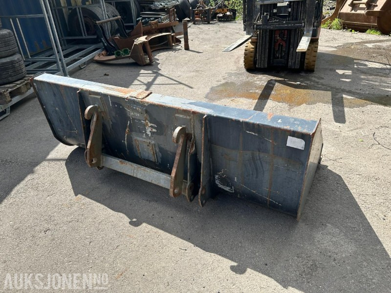 Liten skuffe til traktor, eller liten hjullaster -brukt - Attachment for Construction machinery: picture 4 Liten skuffe til traktor, eller liten hjullaster -brukt - Attachment for Construction machinery: picture 4