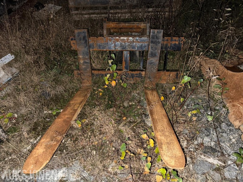 Pallegaffel m/kombi feste S60 og S70 - Attachment for Construction machinery: picture 2 Pallegaffel m/kombi feste S60 og S70 - Attachment for Construction machinery: picture 2