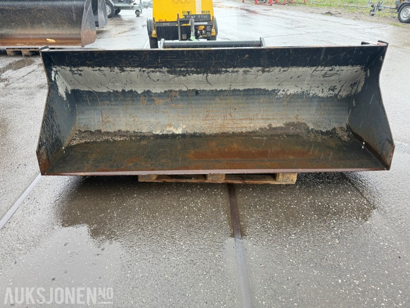 Skuffe til Manitou MRT 1840 - 240 cm - Attachment for Construction machinery: picture 1 Skuffe til Manitou MRT 1840 - 240 cm - Attachment for Construction machinery: picture 1