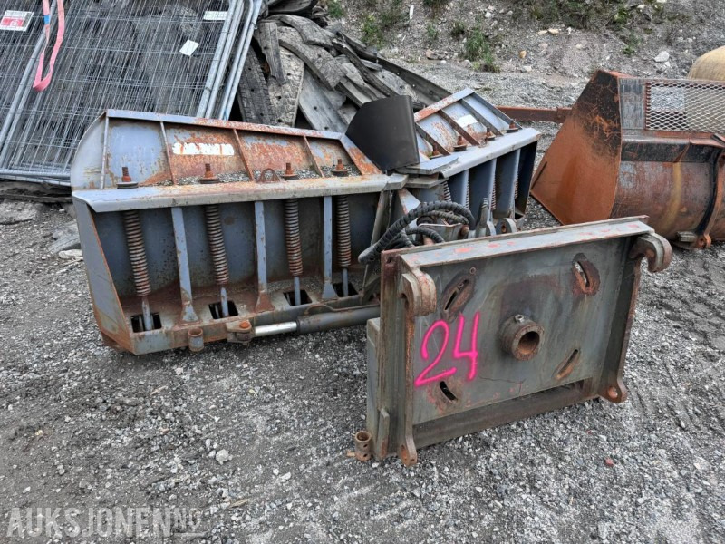 Vikeplog med Volvo BM feste - Bredde ca 3100 mm - Attachment for Construction machinery: picture 2 Vikeplog med Volvo BM feste - Bredde ca 3100 mm - Attachment for Construction machinery: picture 2