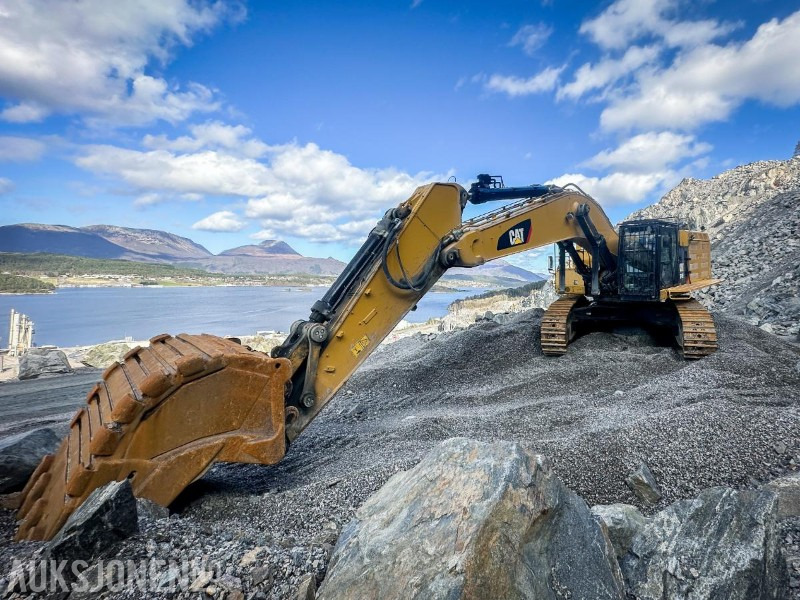 Cat 374F Beltegraver - Sentralsmøring - Ryggekamera - Graveskuff - Excavator: picture 2 Cat 374F Beltegraver - Sentralsmøring - Ryggekamera - Graveskuff - Excavator: picture 2