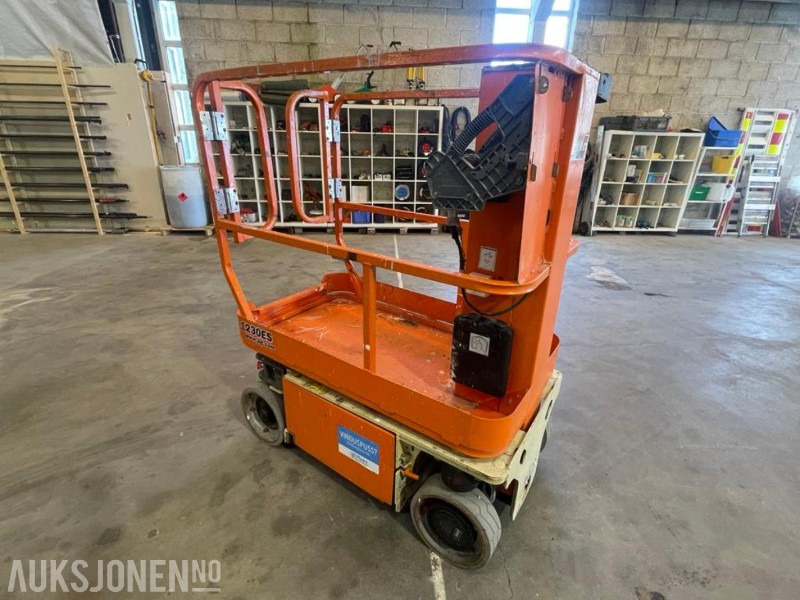 JLG 1230ES - 5,5m Mastelift. 2181 timer. - Aerial platform: picture 2 JLG 1230ES - 5,5m Mastelift. 2181 timer. - Aerial platform: picture 2