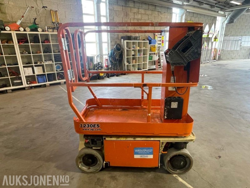 JLG 1230ES - 5,5m Mastelift. 2181 timer. - Aerial platform: picture 4 JLG 1230ES - 5,5m Mastelift. 2181 timer. - Aerial platform: picture 4