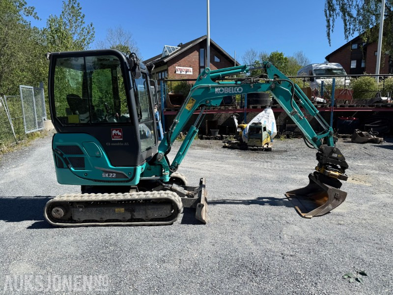 Kobelco SK22 minigraver, Engcon Tiltrotator, pigghammer, 2 skuffer, lys - Excavator: picture 4 Kobelco SK22 minigraver, Engcon Tiltrotator, pigghammer, 2 skuffer, lys - Excavator: picture 4