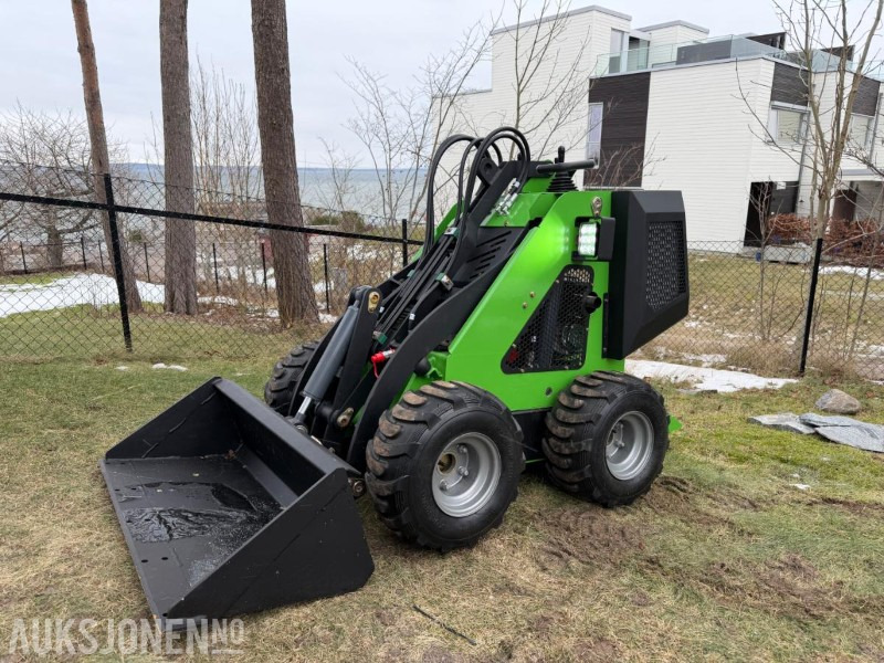 MINILASTER TC320 B&S 13,5 HK, INK SKUFFE/ PALLEGAFLER/ GRAVER - MVA FRI - Skid steer loader: picture 1 MINILASTER TC320 B&S 13,5 HK, INK SKUFFE/ PALLEGAFLER/ GRAVER - MVA FRI - Skid steer loader: picture 1
