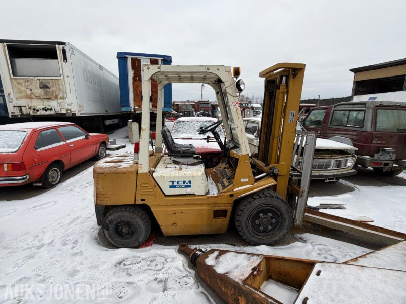 1986 TCM FD30Z/T gaffeltruck – diesel – 2 720 kg - Material handling equipment: picture 1 1986 TCM FD30Z/T gaffeltruck – diesel – 2 720 kg - Material handling equipment: picture 1
