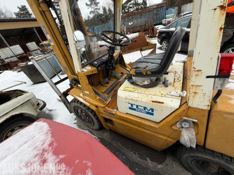 1986 TCM FD30Z/T gaffeltruck – diesel – 2 720 kg - Material handling equipment: picture 5 1986 TCM FD30Z/T gaffeltruck – diesel – 2 720 kg - Material handling equipment: picture 5