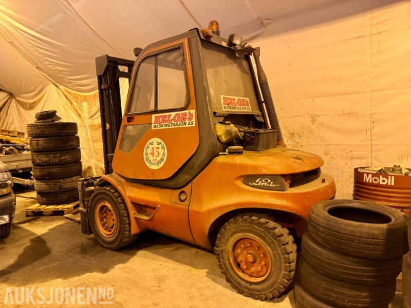 1990 Linde H45D Gaffeltruck - Timer: 15622 - Material handling equipment: picture 3 1990 Linde H45D Gaffeltruck - Timer: 15622 - Material handling equipment: picture 3