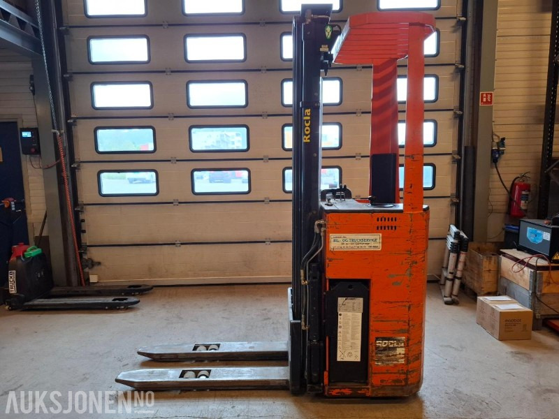 2000 Rocla TTS12 TREV5400 - 1,2 TONNS STÅSTABLER - Material handling equipment: picture 1 2000 Rocla TTS12 TREV5400 - 1,2 TONNS STÅSTABLER - Material handling equipment: picture 1