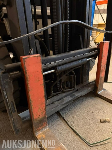 2000 Toyota 62-7FDF25 Gaffeltruck - Material handling equipment: picture 4 2000 Toyota 62-7FDF25 Gaffeltruck - Material handling equipment: picture 4