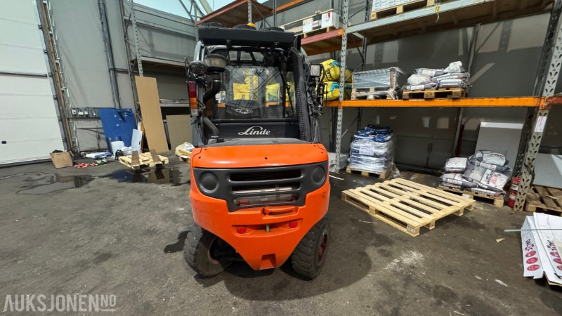 2010 Linde H25D truck - 30kW - 8337 timer - Aircondition - Setevarme - Material handling equipment: picture 2 2010 Linde H25D truck - 30kW - 8337 timer - Aircondition - Setevarme - Material handling equipment: picture 2
