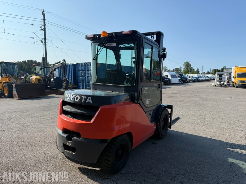 2019 Toyota 40-8FD45N Dieselmotvektstruck - KUN 1120 timer - Material handling equipment: picture 5 2019 Toyota 40-8FD45N Dieselmotvektstruck - KUN 1120 timer - Material handling equipment: picture 5