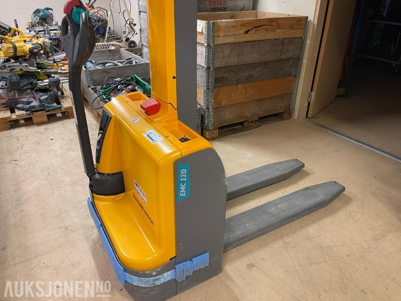 2020 Jungheinrich 1000kg EMC 110 LEDESNILE - Material handling equipment: picture 3 2020 Jungheinrich 1000kg EMC 110 LEDESNILE - Material handling equipment: picture 3