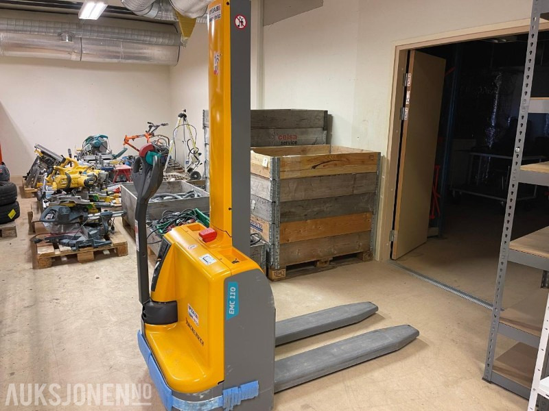 2020 Jungheinrich 1000kg EMC 110 LEDESNILE - Material handling equipment: picture 1 2020 Jungheinrich 1000kg EMC 110 LEDESNILE - Material handling equipment: picture 1