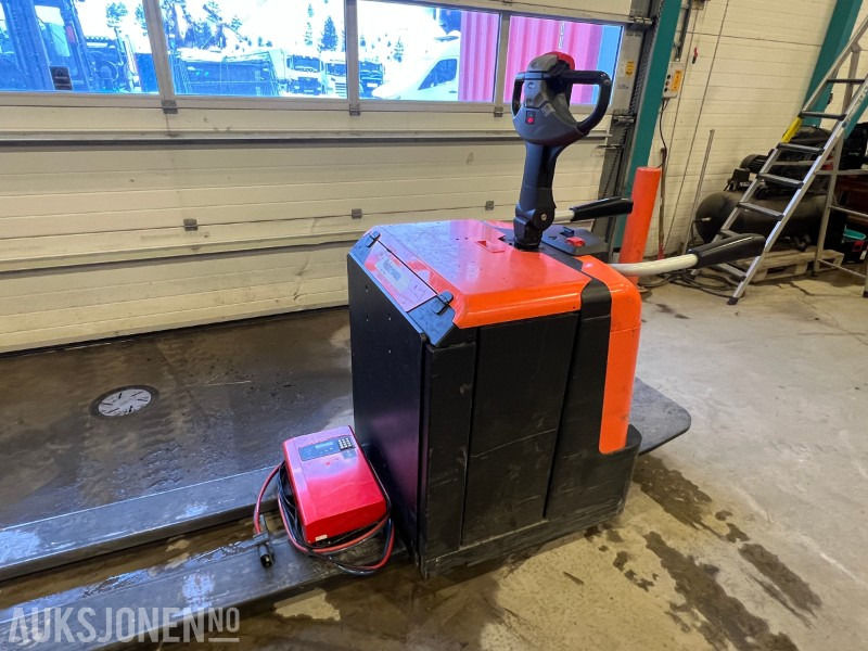 BT Elektrisk Snile, LPE240 2,3m lange gafler - Material handling equipment: picture 2 BT Elektrisk Snile, LPE240 2,3m lange gafler - Material handling equipment: picture 2