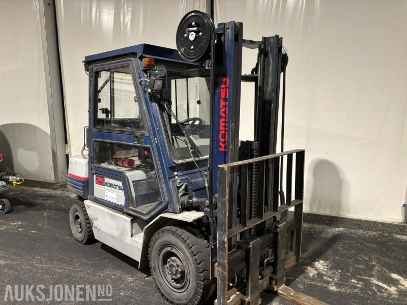 Komatsu FD25T-11D dieseltruck - Material handling equipment: picture 2 Komatsu FD25T-11D dieseltruck - Material handling equipment: picture 2