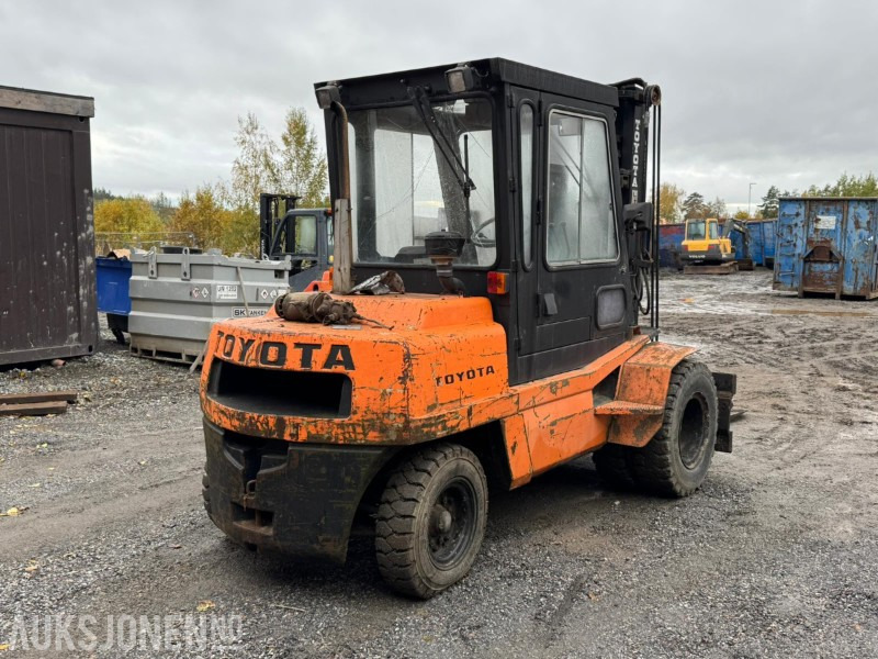 Toyota FD 45 gaffeltruck, 4500kg, 3,7m, hydraulisk sideskift - Material handling equipment: picture 5 Toyota FD 45 gaffeltruck, 4500kg, 3,7m, hydraulisk sideskift - Material handling equipment: picture 5