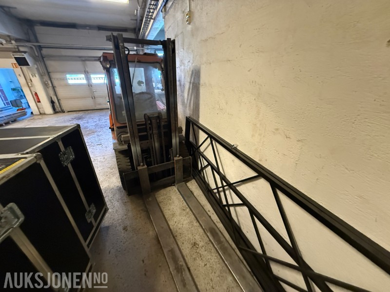 Toyota propangaffeltruck/Repobjekt - Material handling equipment: picture 2 Toyota propangaffeltruck/Repobjekt - Material handling equipment: picture 2