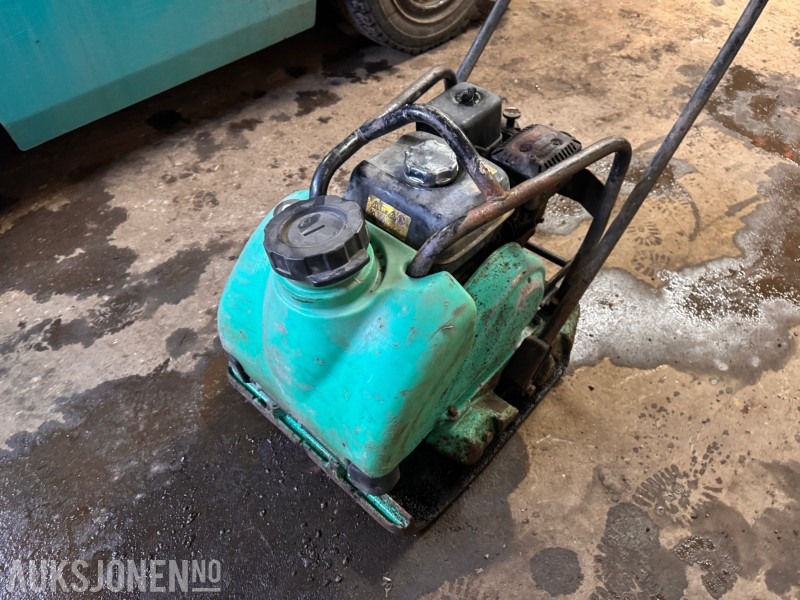 Mikasa Vibroplate 94kg MVC-T90HVAS - Roller: picture 2 Mikasa Vibroplate 94kg MVC-T90HVAS - Roller: picture 2