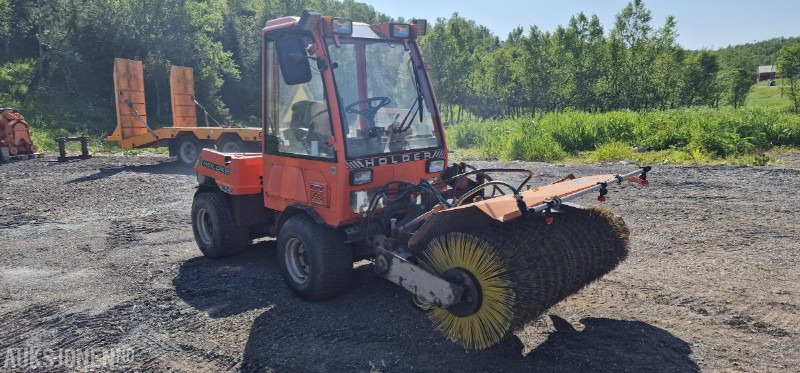 Holder C2.42 Minitraktor med feiemaskin - mva fri - Municipal/ Special vehicle: picture 2 Holder C2.42 Minitraktor med feiemaskin - mva fri - Municipal/ Special vehicle: picture 2