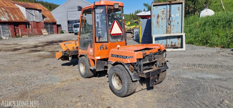 Holder C2.42 Minitraktor med feiemaskin - mva fri - Municipal/ Special vehicle: picture 4 Holder C2.42 Minitraktor med feiemaskin - mva fri - Municipal/ Special vehicle: picture 4