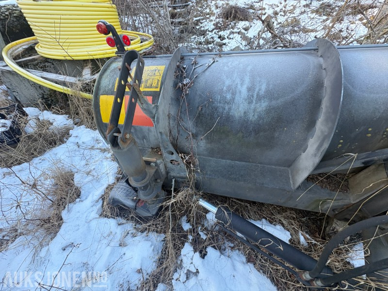 Truck 2004 Brøyteskjær – AM Teho HK 3700: picture 6