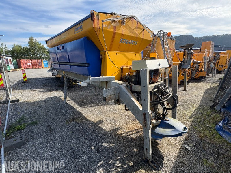 2006 NIDO STRATOS BEFUKNINGSSPREDER B50-36 spreder / befuktningsspreder - Truck: picture 2 2006 NIDO STRATOS BEFUKNINGSSPREDER B50-36 spreder / befuktningsspreder - Truck: picture 2