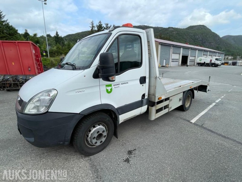 2011 Iveco Daily 70C17 maskinfrakter - En eier - Ny EU - Krok - 3 seter - Arbeidslys - Tillatt totalvekt 7000 kg. - 130392 km. - Truck: picture 1 2011 Iveco Daily 70C17 maskinfrakter - En eier - Ny EU - Krok - 3 seter - Arbeidslys - Tillatt totalvekt 7000 kg. - 130392 km. - Truck: picture 1