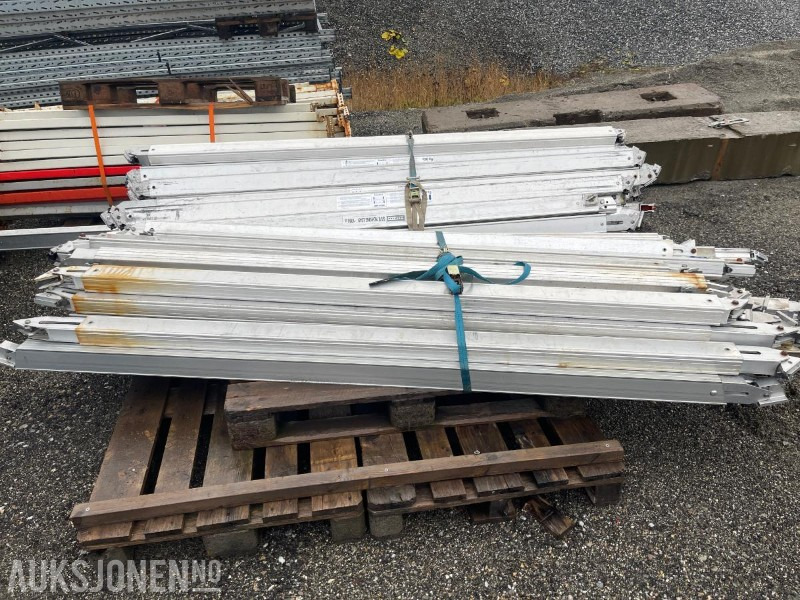 Stort antall sperrebommer til thermoskap - Truck: picture 2 Stort antall sperrebommer til thermoskap - Truck: picture 2