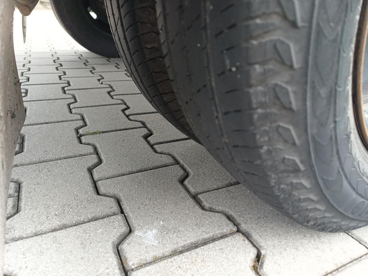 Closed box van IVECO Daily 35C15 3,0l: picture 14