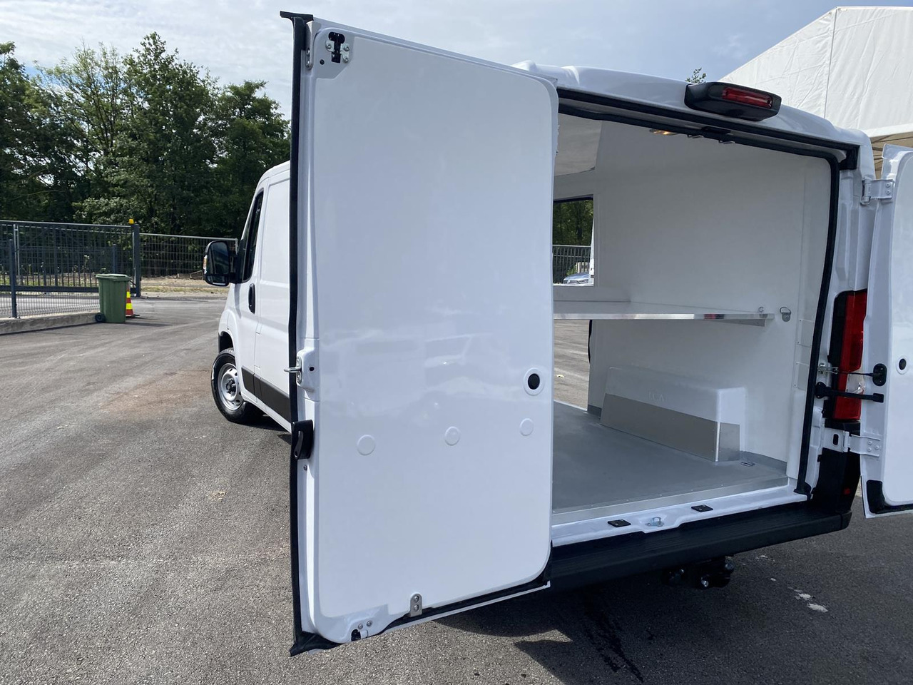 FIAT DUCATO L2H1 140PS | ISOLIERUNG OHNE KÜHLAGGREGAT - Refrigerated delivery van: picture 4 FIAT DUCATO L2H1 140PS | ISOLIERUNG OHNE KÜHLAGGREGAT - Refrigerated delivery van: picture 4