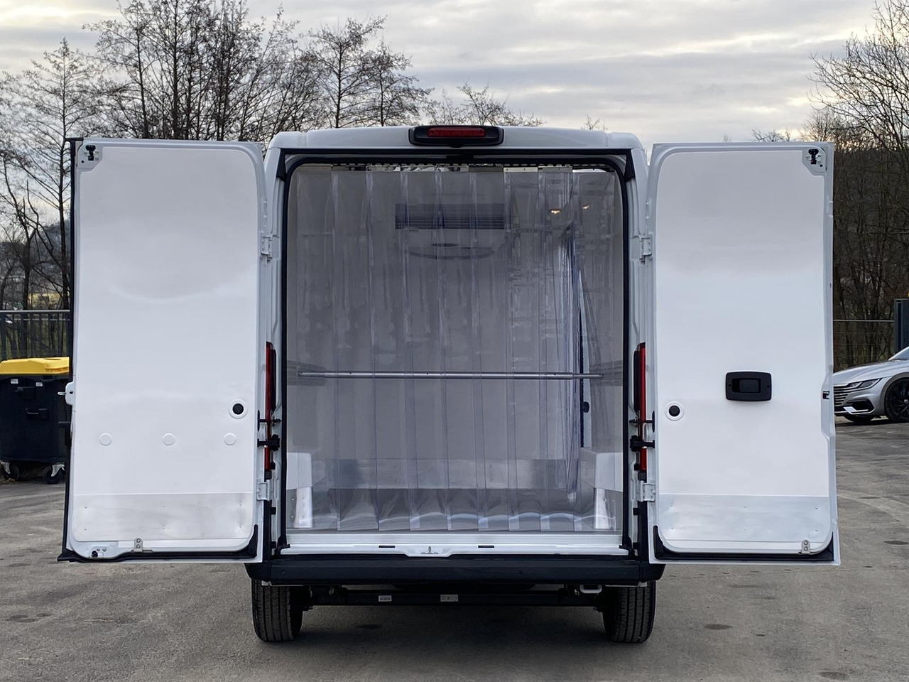 FIAT DUCATO L3H2 180PS BASE HEAVY / FRISCHDIENST + XARIOS 300 12-380V + Heizung - Refrigerated delivery van: picture 4 FIAT DUCATO L3H2 180PS BASE HEAVY / FRISCHDIENST + XARIOS 300 12-380V + Heizung - Refrigerated delivery van: picture 4