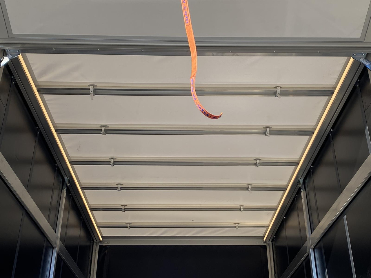 New Curtain side van IVECO DAILY 35S18HP  D30C | PRITSCHE PLANE + SCHLAFKABINE + LADERAMPE: picture 13