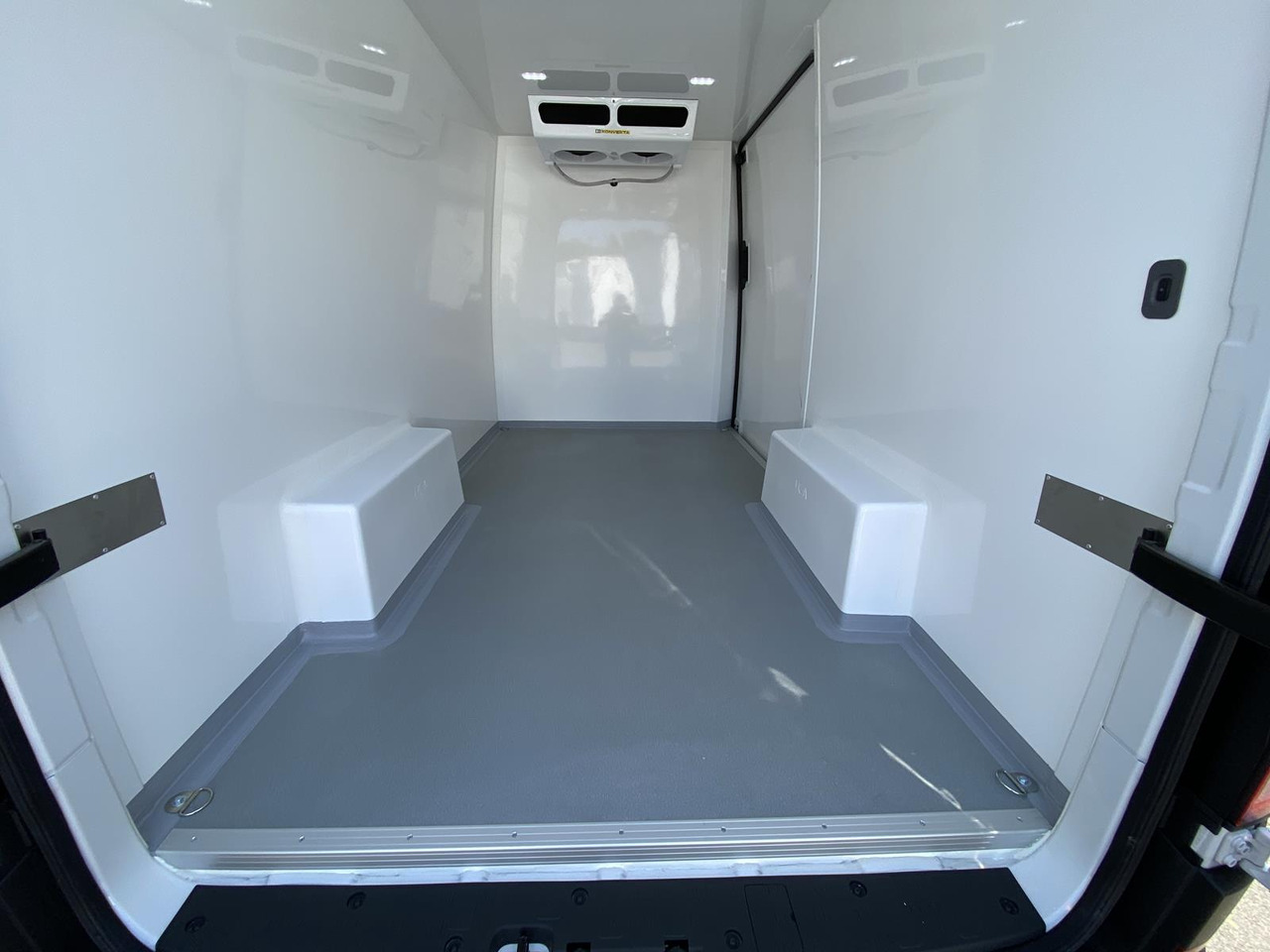 MAN TGE 3.140 L3H3 140PS RS3640mm/ FRISCHDIENST BIS 0 + KONVEKTA UNDERMODE - Refrigerated delivery van: picture 5 MAN TGE 3.140 L3H3 140PS RS3640mm/ FRISCHDIENST BIS 0 + KONVEKTA UNDERMODE - Refrigerated delivery van: picture 5