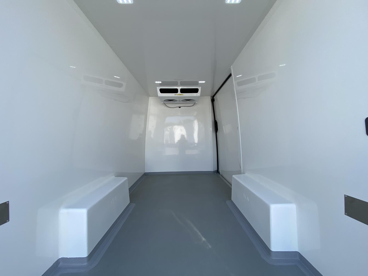MAN TGE 3.140 L3H3 140PS RS3640mm/ FRISCHDIENST BIS 0 + KONVEKTA UNDERMODE - Refrigerated delivery van: picture 4 MAN TGE 3.140 L3H3 140PS RS3640mm/ FRISCHDIENST BIS 0 + KONVEKTA UNDERMODE - Refrigerated delivery van: picture 4
