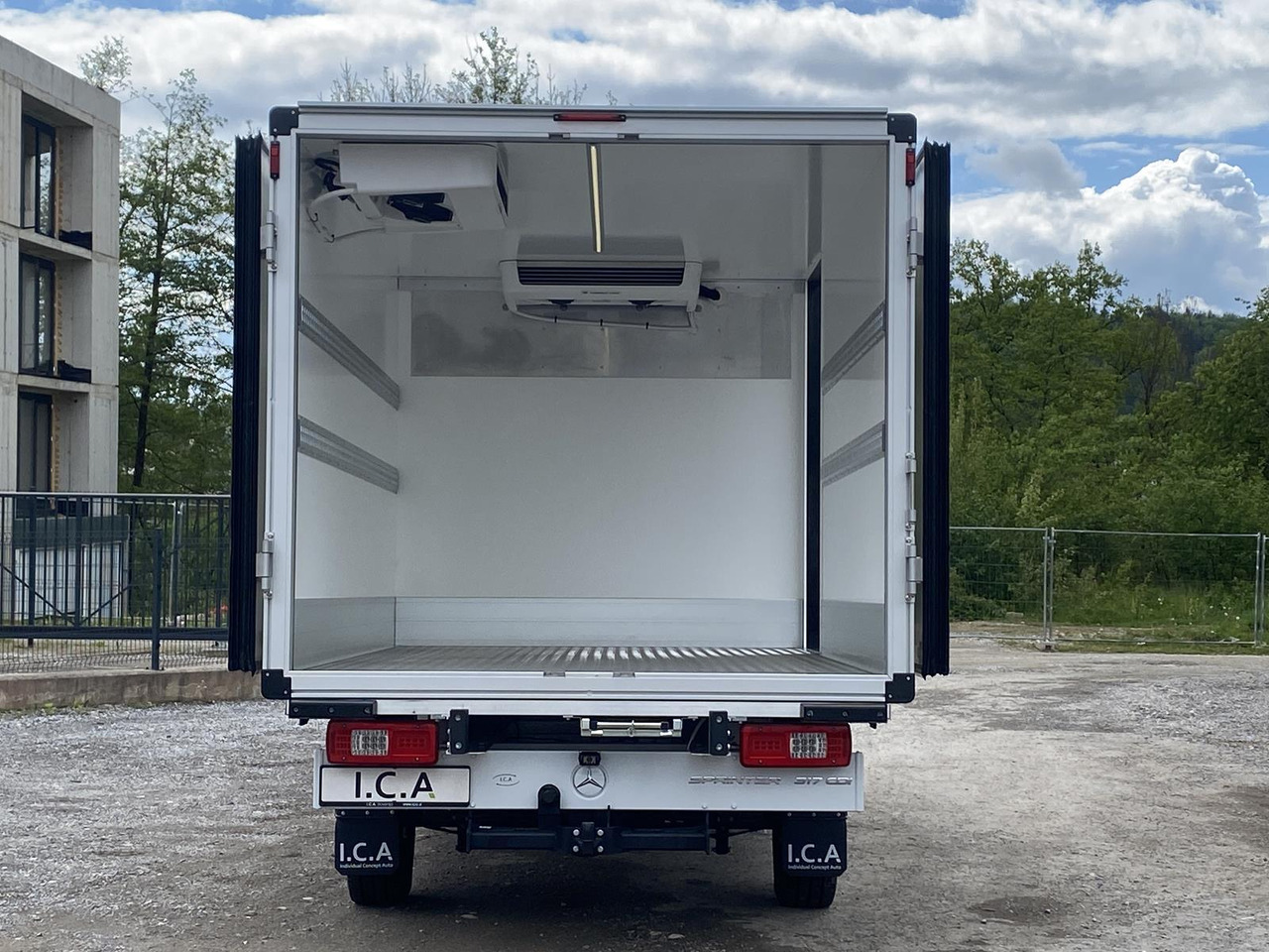MERCEDES BENZ SPRINTER 317 CDI | DOPPELREGIME TIEFKÜHLKOFFER + BACKSLEEPER - Refrigerated delivery van: picture 1 MERCEDES BENZ SPRINTER 317 CDI | DOPPELREGIME TIEFKÜHLKOFFER + BACKSLEEPER - Refrigerated delivery van: picture 1
