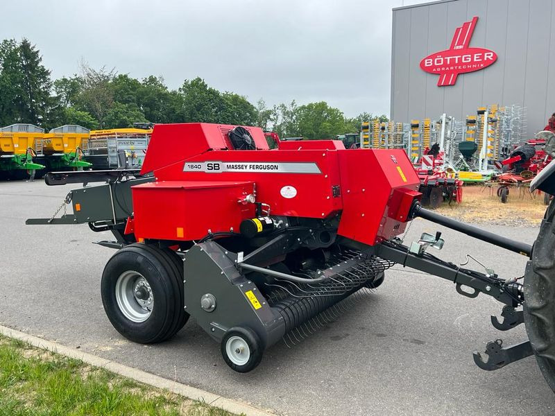Massey Ferguson MF 1840 - Square baler: picture 1 Massey Ferguson MF 1840 - Square baler: picture 1