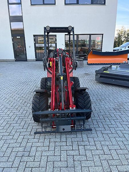 Schäffer 2028-2 - Compact loader: picture 2 Schäffer 2028-2 - Compact loader: picture 2