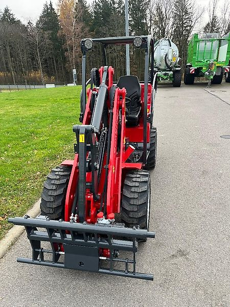 Schäffer 2028 SLT - Compact loader: picture 3 Schäffer 2028 SLT - Compact loader: picture 3