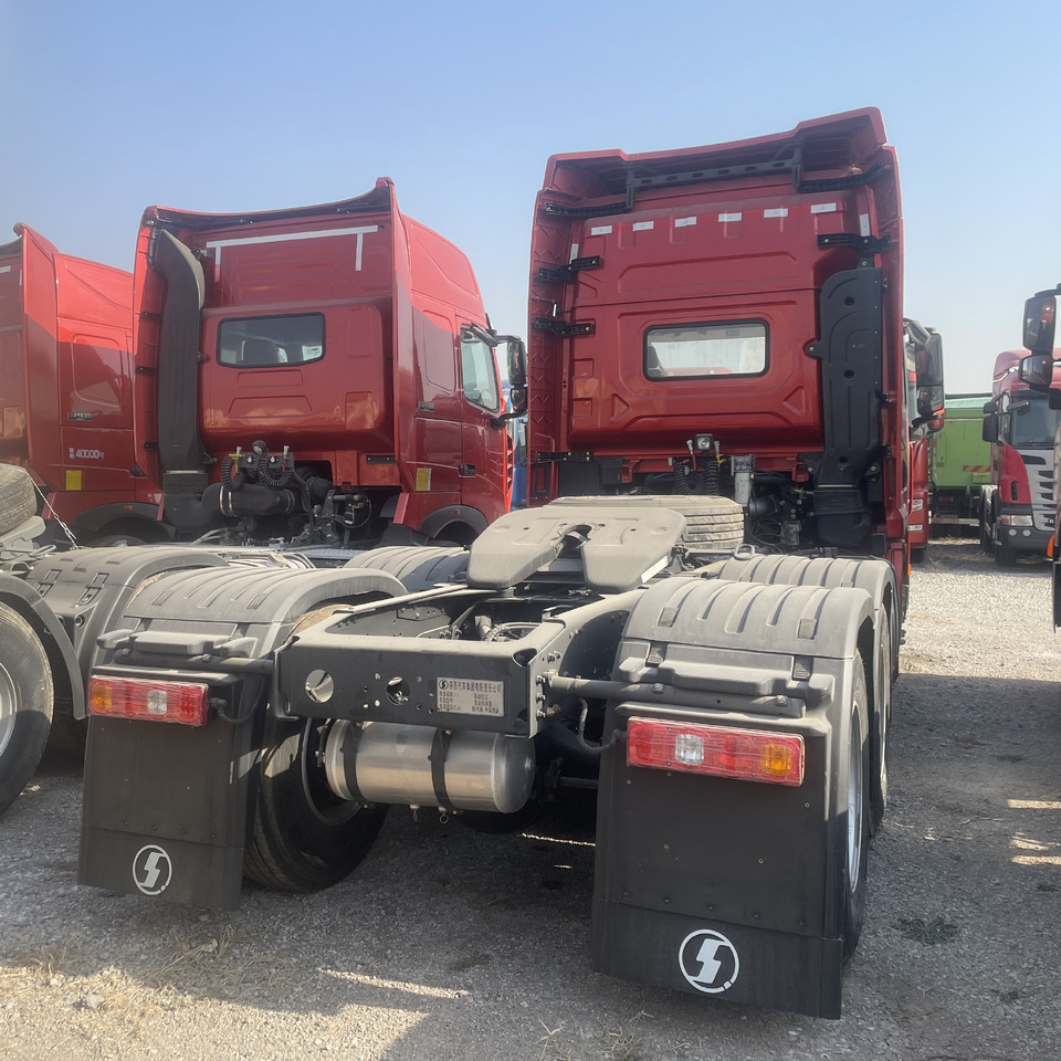 Shacman Slightly Used X3000 X5000 (6*4) Semi Truck Head Tractor Head Tipper Head - Tractor unit: picture 5 Shacman Slightly Used X3000 X5000 (6*4) Semi Truck Head Tractor Head Tipper Head - Tractor unit: picture 5