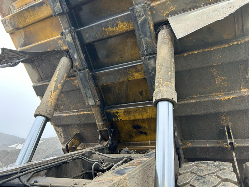 Dumper Komatsu HD405-7 2 units: picture 9