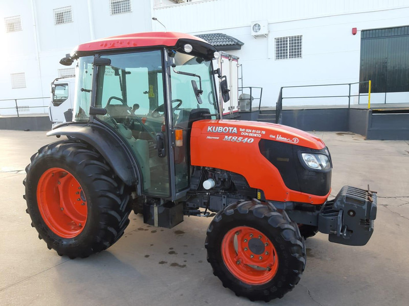 Kubota M8540 - Farm tractor: picture 4 Kubota M8540 - Farm tractor: picture 4