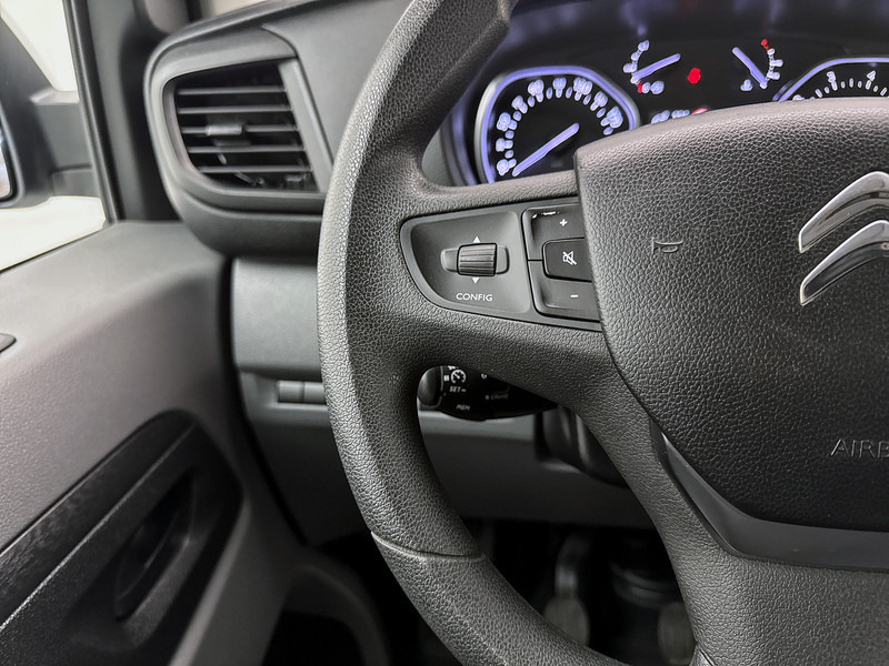 Small van Citroën Jumpy 1.6 BlueHDI 95 Club M Euro 6 Navigatie Adaptieve Cruise Control Elektrische Schuifdeur Camera Head up display: picture 19