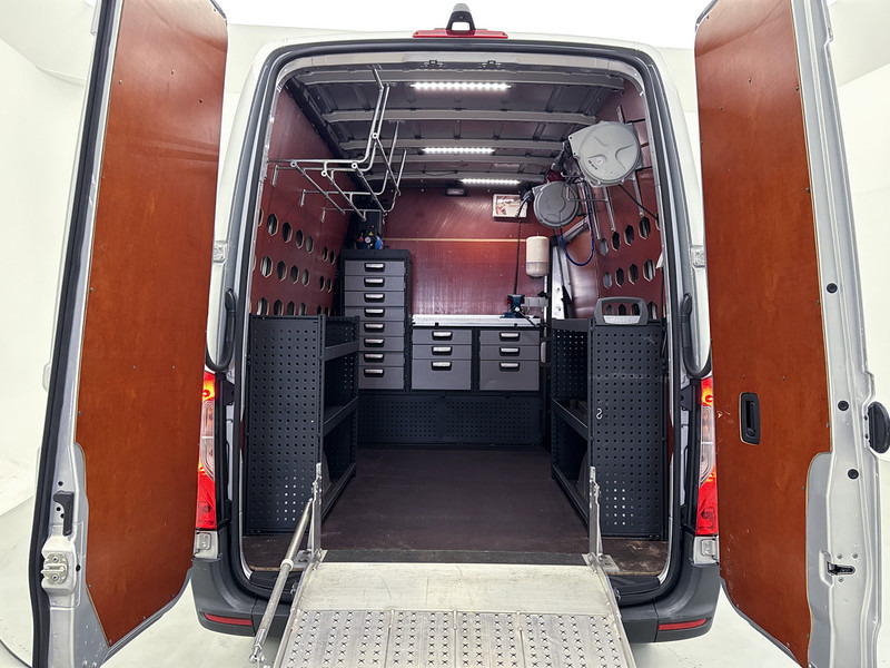 Mercedes-Benz Sprinter 315 1.9 CDI L2H2 9G automaat Inrichting 220v omvormer Geveerde stoel Navigatie Cruise control - Small van: picture 5 Mercedes-Benz Sprinter 315 1.9 CDI L2H2 9G automaat Inrichting 220v omvormer Geveerde stoel Navigatie Cruise control - Small van: picture 5