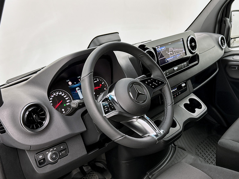 Mercedes-Benz Sprinter 317 1.9 CDI L4 Pro 3.5t trekhaak Navigatie Betimmering Parkeerpakket Stoel en stuurverwarming - Panel van: picture 5 Mercedes-Benz Sprinter 317 1.9 CDI L4 Pro 3.5t trekhaak Navigatie Betimmering Parkeerpakket Stoel en stuurverwarming - Panel van: picture 5