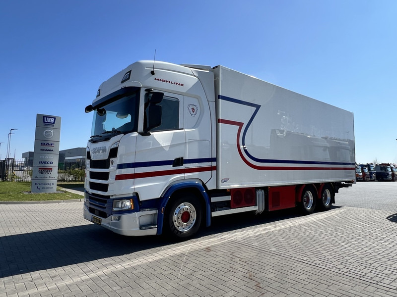 Scania S450 6x2 koelwagen Retarder / Dhollandia / Bloenenmaat - Refrigerator truck: picture 1 Scania S450 6x2 koelwagen Retarder / Dhollandia / Bloenenmaat - Refrigerator truck: picture 1
