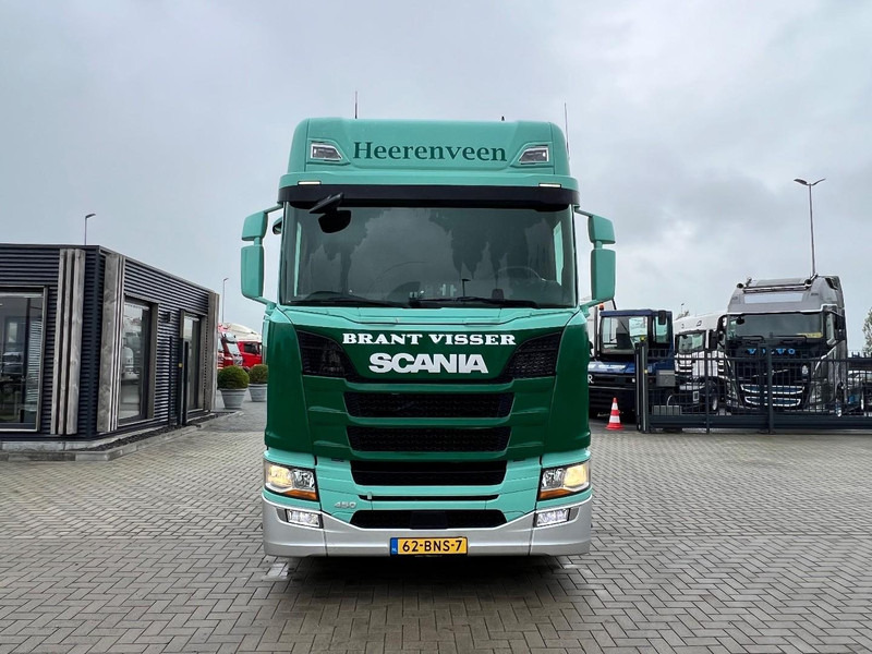 Scania R450 NGS 4x2 Trekker 2x Tank / Full Spoiler / Smarttachograaf - Tractor unit: picture 2 Scania R450 NGS 4x2 Trekker 2x Tank / Full Spoiler / Smarttachograaf - Tractor unit: picture 2