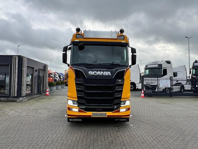 Scania S580 V8 NGS 6x2 Trekker Hydraulic / Retarder / Full Air - Tractor unit: picture 2 Scania S580 V8 NGS 6x2 Trekker Hydraulic / Retarder / Full Air - Tractor unit: picture 2