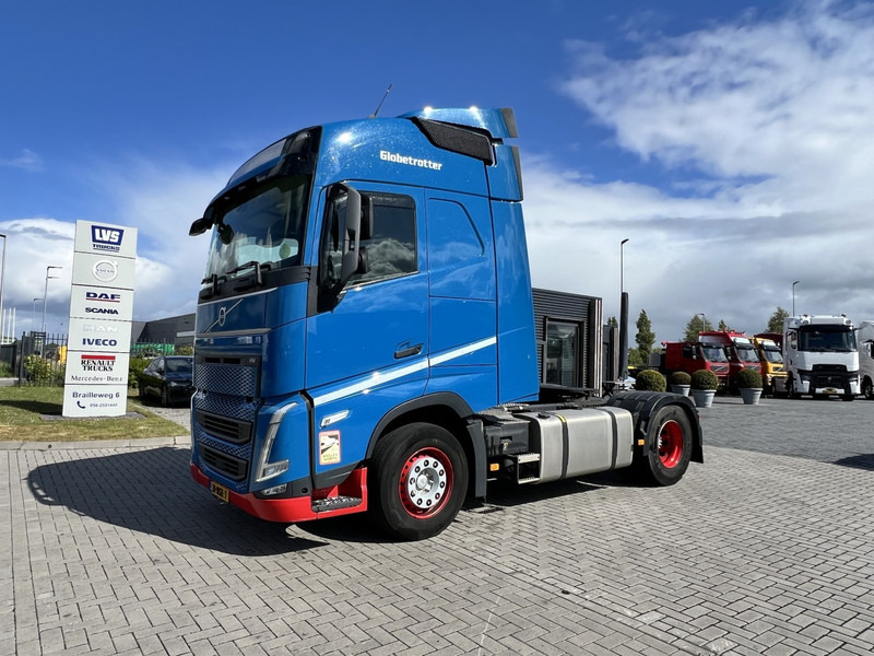 Volvo FH 460 4x2 trekker Globetrotter / 2x Fuel Tank - Tractor unit: picture 1 Volvo FH 460 4x2 trekker Globetrotter / 2x Fuel Tank - Tractor unit: picture 1